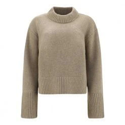 Lisa Yang Sony Trui 2022078 Brown